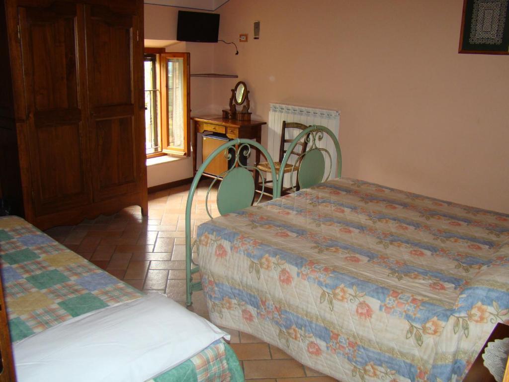 Agriturismo Vecchio Gelso Ortezzano Δωμάτιο φωτογραφία